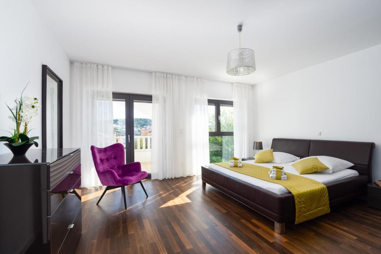 Luxury City Villa โตรกีร์ ภายนอก รูปภาพ