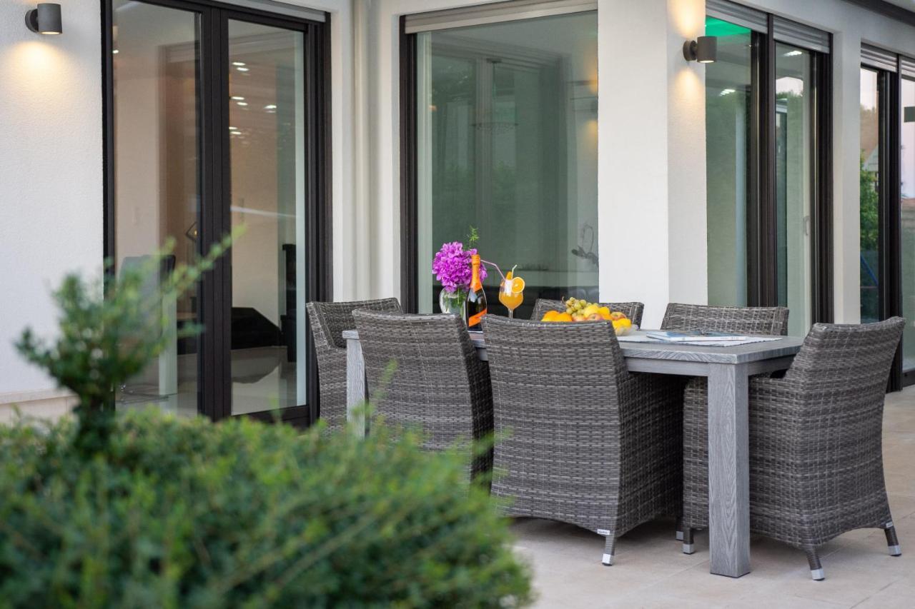 Luxury City Villa โตรกีร์ ภายนอก รูปภาพ