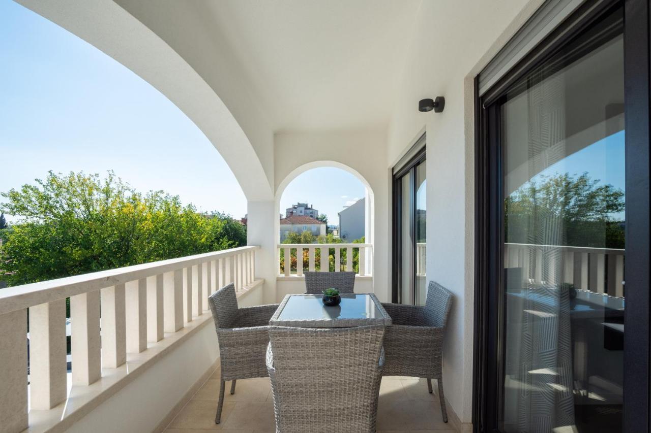 Luxury City Villa โตรกีร์ ภายนอก รูปภาพ